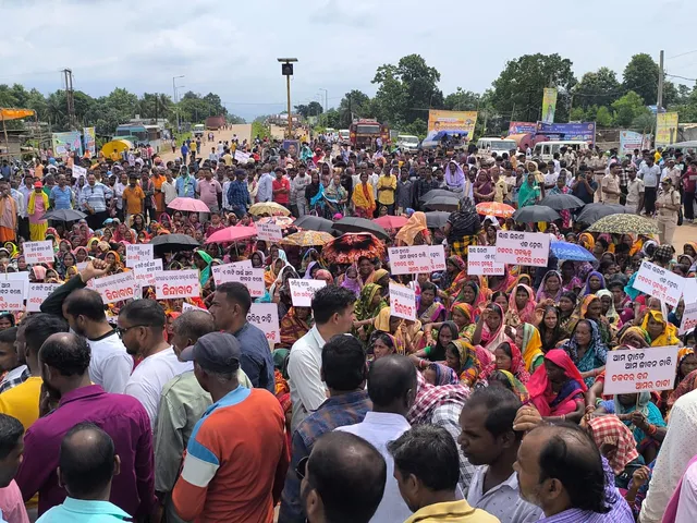 ସମାକୋଇ-ଚକଦର ପ୍ରକଳ୍ପକୁ ବିରୋଧ, ୧୨ ଘଣ୍ଟିଆ ତେଲକୋଇ ବନ୍ଦ