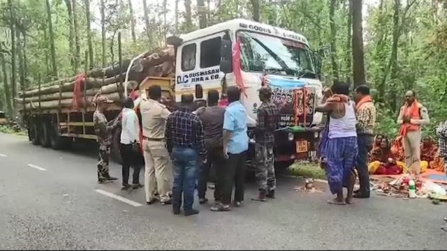 ଚାଲିଛି ମହାପ୍ରଭୁ ଶ୍ରୀଜଗନ୍ନାଥଙ୍କ ରଥ ନିର୍ମାଣ କାର୍ଯ୍ୟ, ଗଞ୍ଜାମ ବନଖଣ୍ଡରୁ ପୁରୀ ଗଲା କାଠ