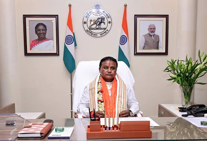 ଶ୍ରେଷ୍ଠ ୧୦ ଭିତରେ ରହିଛନ୍ତି ଓଡ଼ିଶାର ମୁଖ୍ୟମନ୍ତ୍ରୀ,ମୋହନଙ୍କ ସ୍ଥାନ ଅଷ୍ଟମ