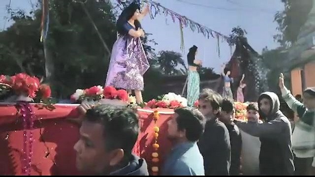 ୨୦୦ଫୁଟ ଲମ୍ବର ବୋଇତ ଭସାଇଲେ ଶ୍ରଦ୍ଧାଳୁ, ଡଙ୍ଗା ଭସାଇବା ଦ୍ଵାରା ଗାଁରେ ଶାନ୍ତି ରହିବା ନେଇ ବିଶ୍ବାସ