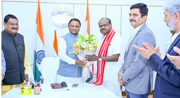 ମୁଖ୍ୟମନ୍ତ୍ରୀଙ୍କୁ ଭେଟିଲେ କେନ୍ଦ୍ର ଇସ୍ପାତ ମନ୍ତ୍ରୀ କୁମାରସ୍ବାମୀ