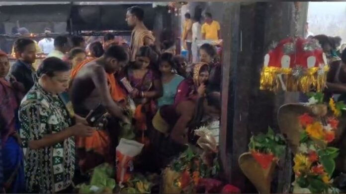 panchuka-begins-at-baba-dhabaleswar-shrine-2025-11-01-09-37-03