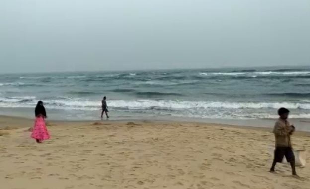 ବେଲେଶ୍ଵର ବେଳାଭୂମିରେ ଅଘଟଣ, ପିକନିକ୍ ଆସି ସମୁଦ୍ରରେ ବୁଡ଼ି ଛାତ୍ରୀ ମୃତ