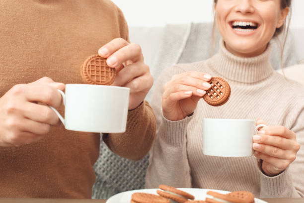 ଚା’ ସହିତ ବିସ୍କୁଟ ବୁଡାଇ ଖାଉଛନ୍ତି କି? ତେବେ ହୋଇଯାଆନ୍ତୁ ସାବଧାନ !