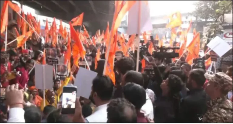 ପଶ୍ଚିମବଙ୍ଗରେ ବାଂଲାଦେଶ ବିରୋଧୀ ଆନ୍ଦୋଳନ ଜାରି: ହାଓଡ଼ାରେ ବିଜେପି ସମର୍ଥକ-ପୁଲିସ ମୁହାଁମୁହିଁ