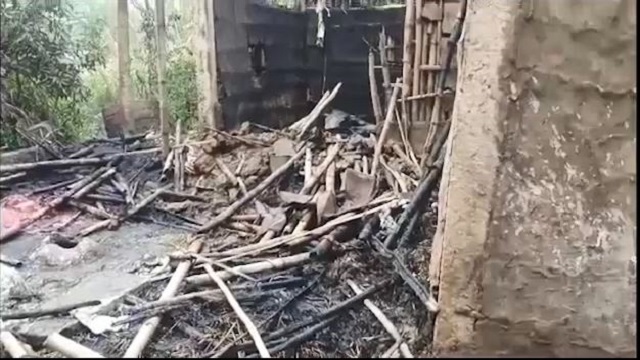 ଭଦ୍ରକରେ ଭୟାବହ ଅଗ୍ନିକାଣ୍ଡ, ୫ ବଖରା ଘର ପୋଡ଼ି ପାଉଁଶ
