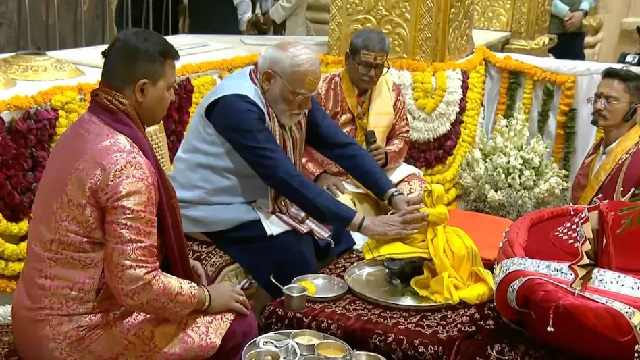 ଶୌର୍ଯ୍ୟ ଯାତ୍ରାରେ ସାମିଲ ହେବା ପରେ ସୋମନାଥ ମନ୍ଦିରରେ ପୂଜାର୍ଚ୍ଚନା କଲେ ପ୍ରଧାନମନ୍ତ୍ରୀ ମୋଦି
