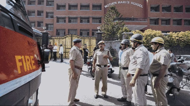 ଚଣ୍ଡୀଗଡ଼ ସଚିବାଳୟ ଏବଂ ଦିଲ୍ଲୀର ସ୍କୁଲକୁ ବୋମା ଧମକ, ଯାଞ୍ଚ କରୁଛି ସୁରକ୍ଷା ଏଜେନ୍ସୀ