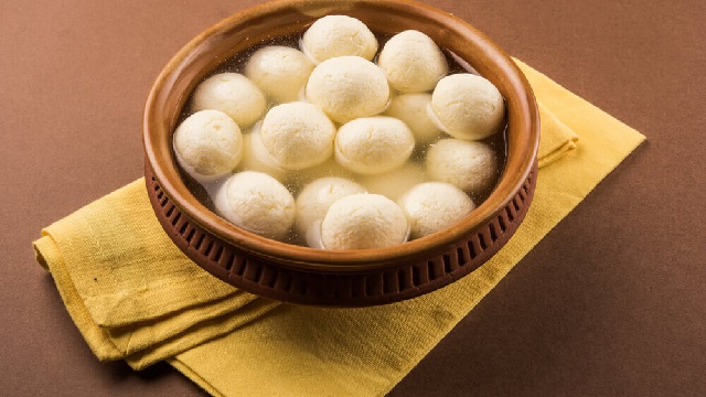 ରସଗୋଲା ଖାଇବାର ରହିଛି ଅନେକ ଫାଇଦା, ଜାଣିଲେ ହୋଇଯିବେ ଆଶ୍ଚର୍ଯ୍ୟ