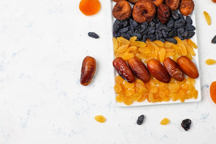 ଖରାଦିନେ ଖାଆନ୍ତୁ ଏହି ସବୁ ଡ୍ରାଏ ଫ୍ରୁଟସ, ଜାଣନ୍ତୁ ଖାଇବାର ସଠିକ୍ ଉପାୟ