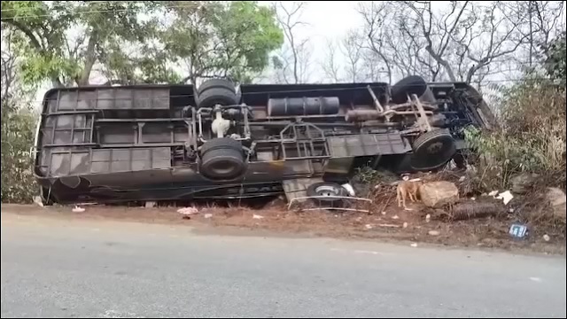 ଓଲଟିଲା ଟୁରିଷ୍ଟ ବସ୍, ୫ ମୃତ ଓ ୩୦ରୁ ଉର୍ଦ୍ଧ୍ବ ଆହତ