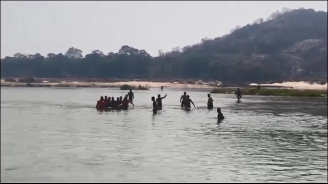 ହୋଲି ଖେଳି ଗାଧୋଇବାକୁ ଯାଇଥିବା ବେଳେ ଅଘଟଣ, ଭାସିଗଲେ ନାବାଳକ