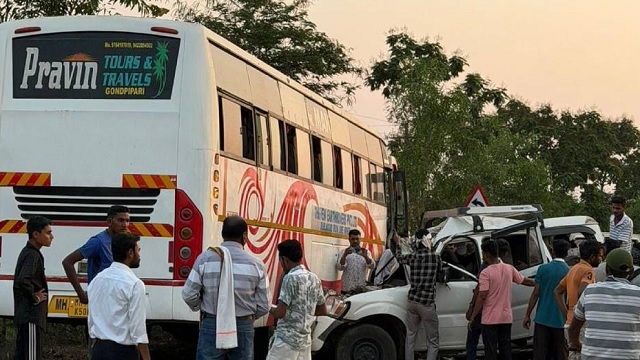 ମହାରାଷ୍ଟ୍ରରେ ମର୍ମନ୍ତୁଦ ସଡ଼କ ଦୁର୍ଘଟଣା, ୬ ମୃତ, ଅନେକ ଗୁରୁତର