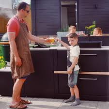 ଆସନ୍ତୁ ଜାଣିବା ଚପଲ ପିନ୍ଧି ରୋଷେଇ କରିବା ଶୁଭ ନା ଅଶୁଭ