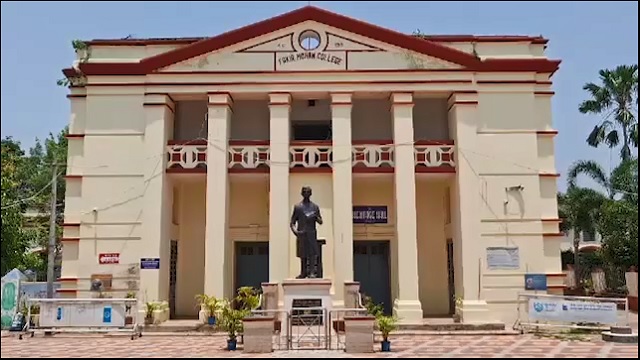 ଛାତ୍ରୀଙ୍କ ଅଭିଯୋଗ, ହଟିଲେ HOD