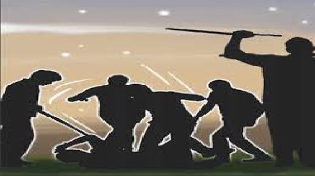 କଟକରେ ଗୋଷ୍ଠୀ ସଂଘର୍ଷ, ଉଭୟ ଗୋଷ୍ଠୀ ମଧ୍ଯରେ ଢେଲା ପଥର ମାଡ଼