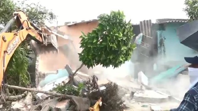 ଭୁବନେଶ୍ୱରରେ ଚାଳିଛି ବଡ଼ଧରଣର ଉଚ୍ଛେଦ, ଆଜି ଦ୍ୱିତୀୟ ଦିନରେ ଦେଢ଼ ଶହ ଘର ଭାଙ୍ଗିବାକୁ ଲକ୍ଷ୍ୟ