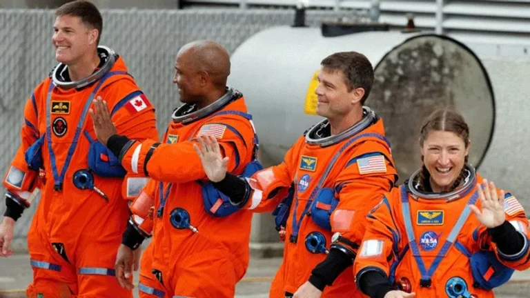 ଇତିହାସ ରଚିଲା ନାସାର ଆର୍ଟେମିସ୍‌ ୨ ମିଶନ ; ଚନ୍ଦ୍ରଯାତ୍ରାରେ ଗଲେ ଚାରି ଜଣ ମହାକାଶଚାରୀ