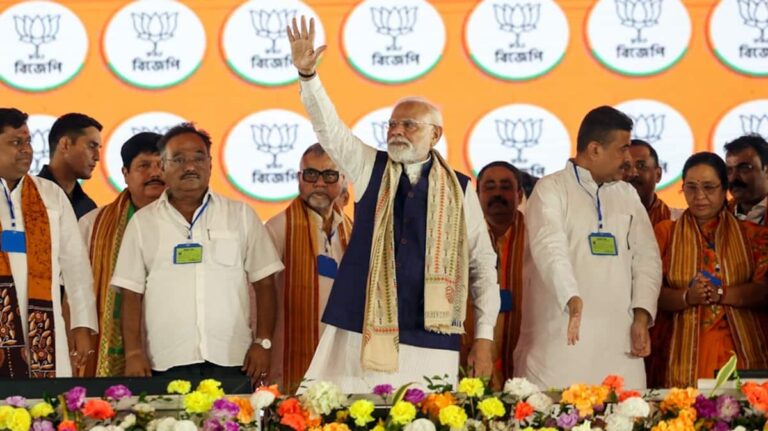 ଶପଥ ନେଲେ ଶୁଭେନ୍ଦୁ ଅଧିକାରୀ, ସମାରୋହରେ ଉପସ୍ଥିତ ହେଲେ ପ୍ରଧାନମନ୍ତ୍ରୀ ମୋଦି